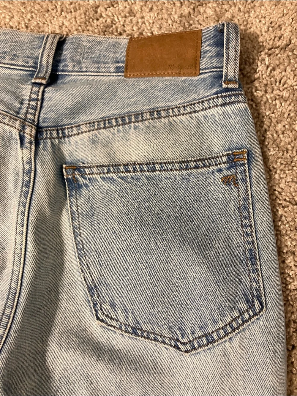 Madewell Baggy Straight Jeans 24